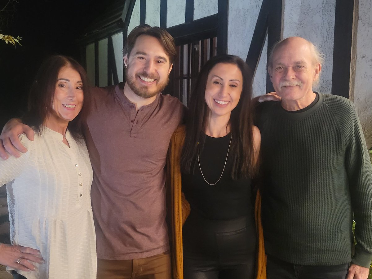 deadmeatjames's tweet photo. He sacrificed his health and his happiness to help his family. If it wasn't for him, I wouldn't have been able to live the life I had. I wouldn't have the privilege of living out my dreams today. Thank you for your sacrifice, Dad. I love you and I'll miss you ❤️ https://t.co/GroYceesmZ