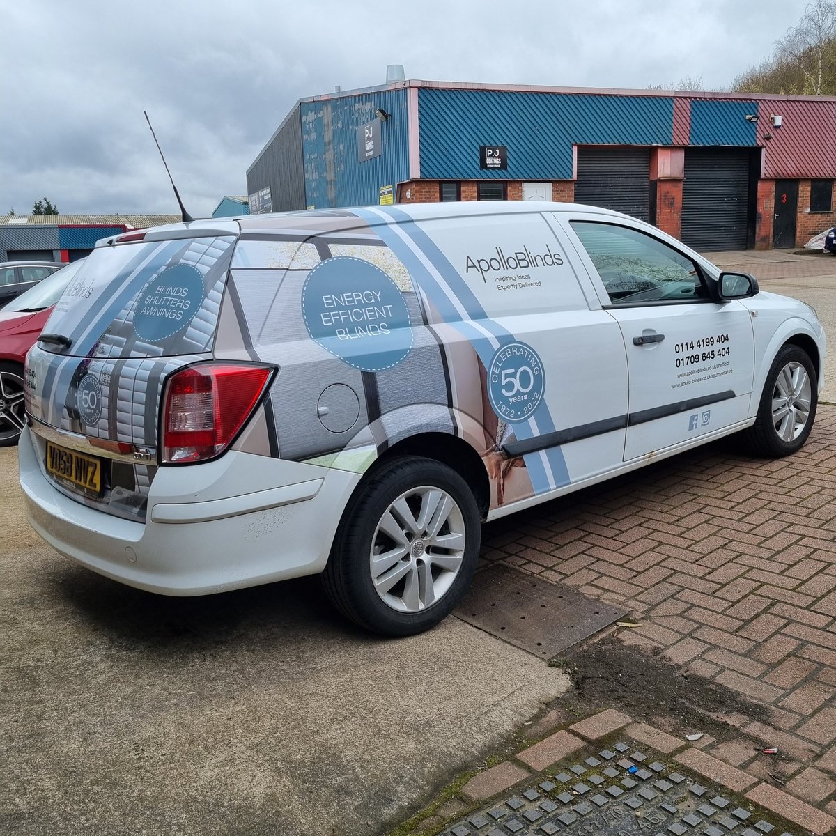 ansigns's tweet photo. Part wrap today for @BlindsSYorks  looking good! 2 more busy days to come. https://t.co/u24RY5ogbn