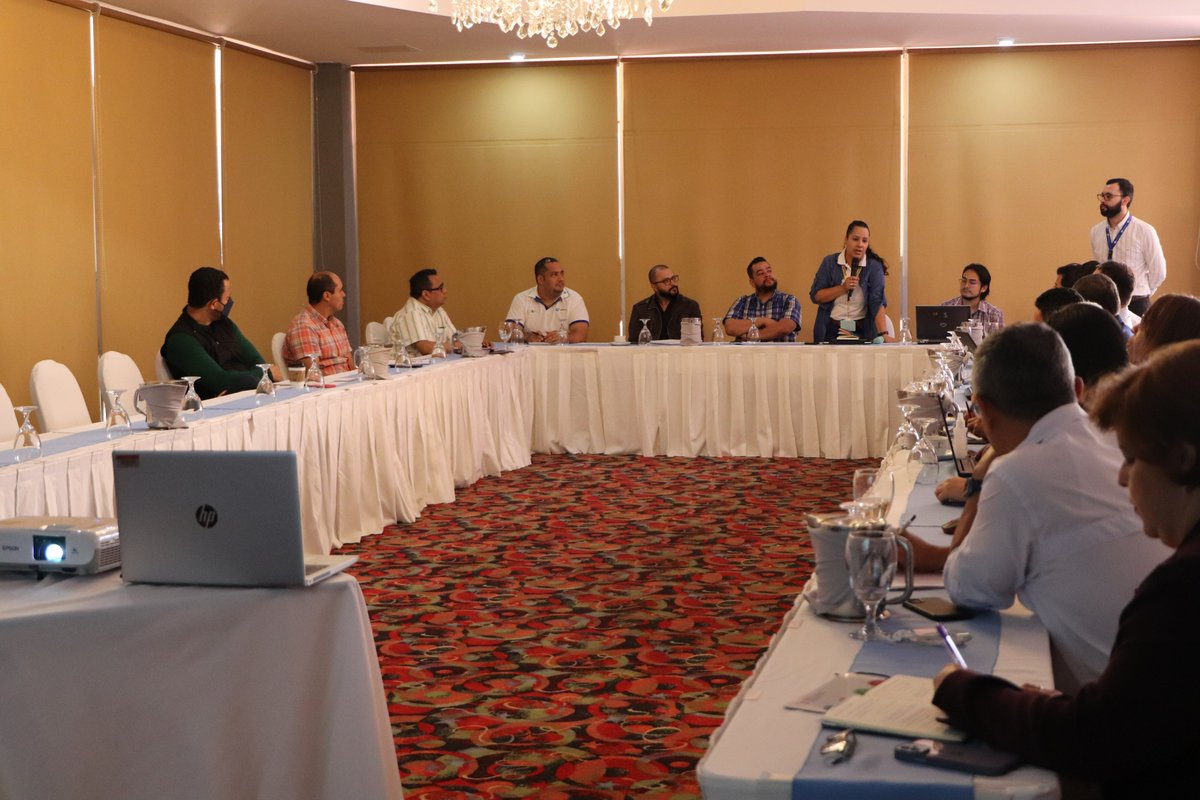 FAOHonduras's tweet photo. El encuentro que busca homologar metodologías para obtener datos, permitió iniciar la identificación de forma participativa de las acciones, herramientas y programas que se implementan para la gestión de la información del recurso suelo.
@CRSEspanol #UESNACIFOR #UNAG #CURLA https://t.co/29XrHBbCPl