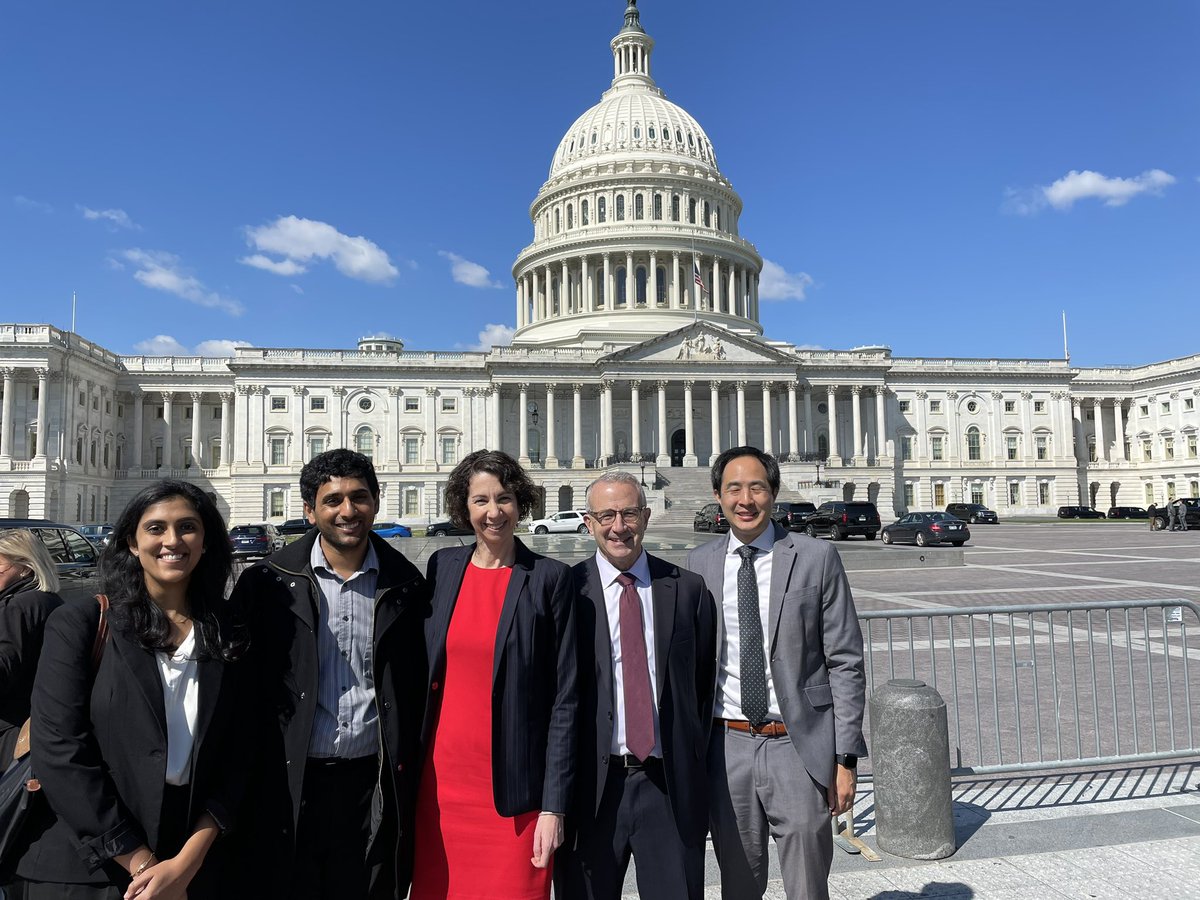 Mighty TeamASN took to the Hill for Kidney Health Advocacy Day - championing KidneyX and VA kidney support. Go Team! @ASNAdvocacy @nwkidney @eugelin06 @ASNKidney #kidneyadvocates #KidneysOnTheHill