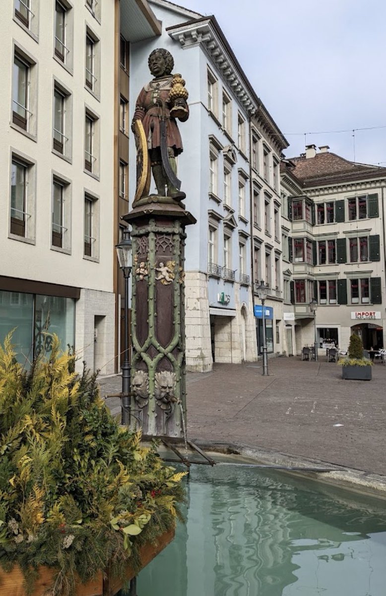 prolemiker's tweet photo. @tobeoldsucks @zac1967 SP Stapi Neukomm im Regionaljournal: Der Mohrenbrunnen ist positiv konnotiert und wird weiterhin so heissen. Kaspar, heilige drei Könige. Symbol für Wohlstand. Hi Hi, diese Züzis🤦‍♂️ https://t.co/dwPrHnqIav