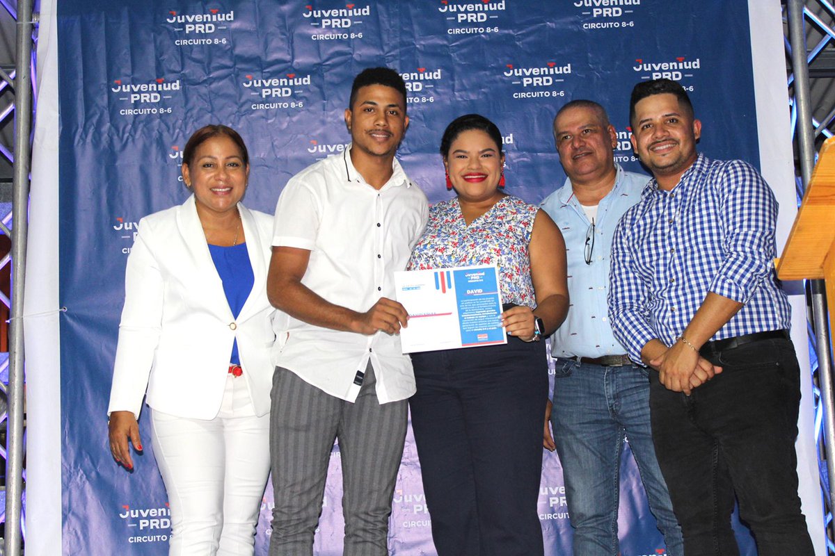 JuventudPRD8_6's tweet photo. Felicidades a la nueva Junda Directiva del Corregimiento de La 24 de Diciembre, quienes el pasado sábado fueron juramentados reconociendo el lidegazgo de nuestra juventud 💪🏽.

Somos #JuventudPRD86 ¡Enhorabuena Muchachos! 👏 https://t.co/xuvEO3UGsU