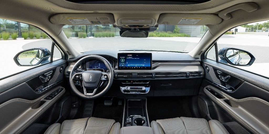 PSMotors's tweet photo. A dashboard worth noting 📝
.
.
.
#lincoln #lincolncar #dashboard #sleekcar #palmspringscars https://t.co/KoZ2rknHbP