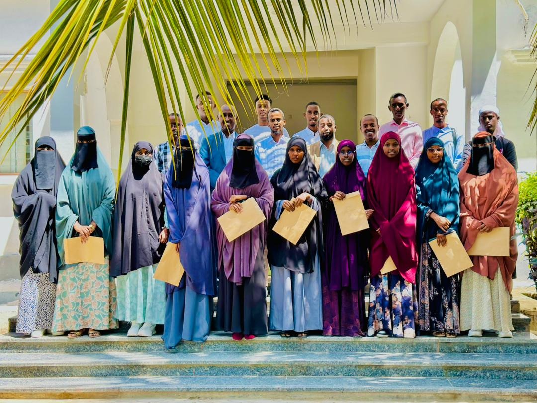AliIbrahimMoh12's tweet photo. The Faculty of Accountancy held an appreciation ceremony to recognize the top three students from each class for their outstanding performance in the last semester! 🏆
We are proud to acknowledge the hard work and dedication of these students. https://t.co/hRl2dXXdls