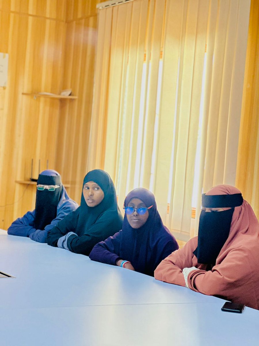 The Faculty of Accountancy held an appreciation ceremony to recognize the top three students from each class for their outstanding performance in the last semester! 🏆
We are proud to acknowledge the hard work and dedication of these students.