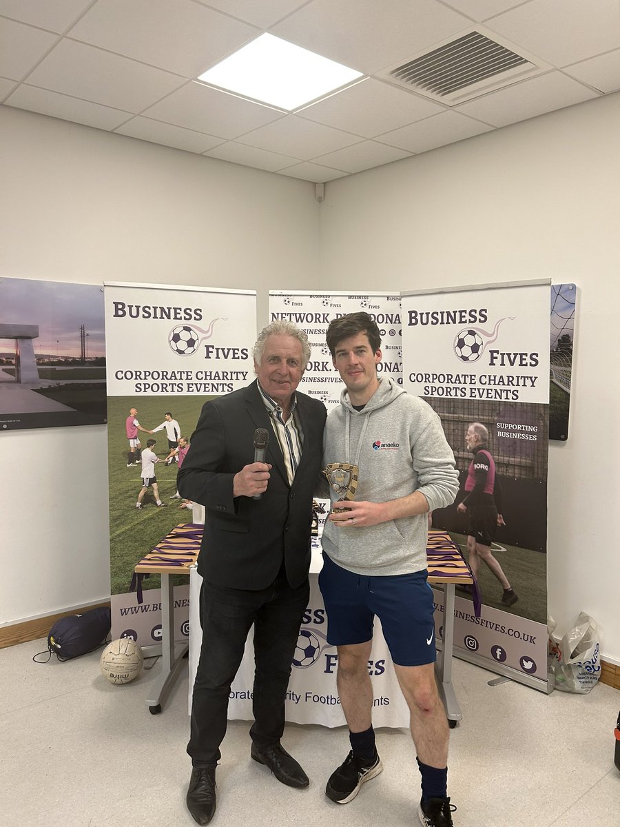 BusinessFives's tweet photo. Congratulations to our top fundraisers @AnaekoLtd on raising £720 for #ChildrensCancerUnit 👏🏻 

Award presented by #GerryArmstrong 🏆 https://t.co/Sw2PUGZReI