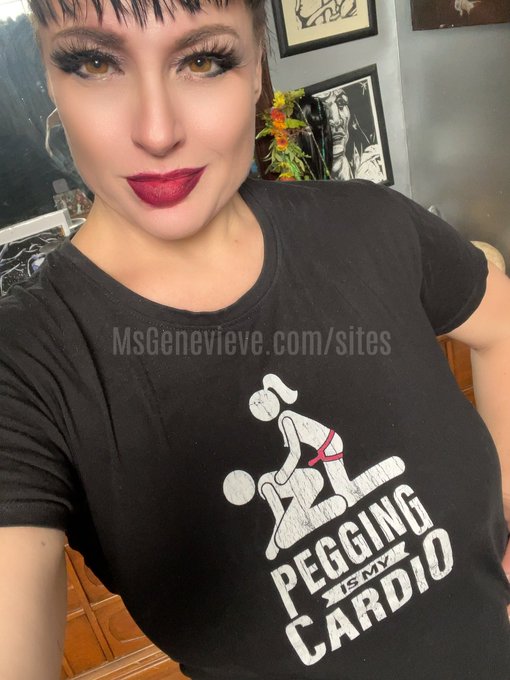 The shirt I  am wearing to yoga https://t.co/XARKHYVt3Q