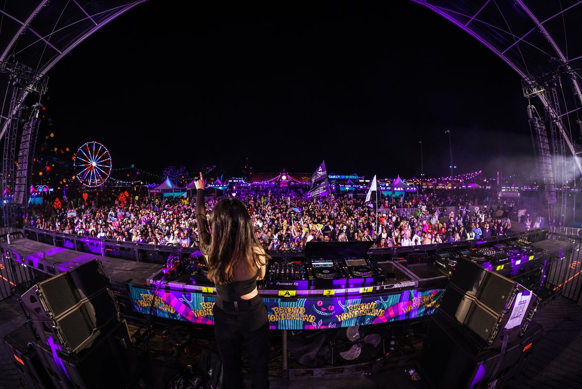 Nifra's tweet photo. My first time performing at #BeyondWonderland was a dream! π€©
Much love to everybody who made it to my set at the Cheshire Woods-stage hosted by Dreamstate, you guys are amazing!
And of course huge thanks to Dreamstate/Insomniac for having me β€οΈ
#picsby: @jveronephoto https://t.co/QJqdn8jgrS