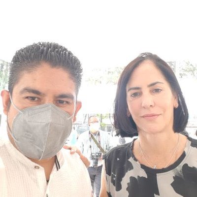 c4jimenez's tweet photo. SE SUICIDA… y RESPONSABILIZA a @lialimon
Darío Villeda Rodriguez solía presumir en redes su apoyo a la alcaldesa de @AlcaldiaAO 
Esta madrugada se quitó la
vida.
Dejó esta carta donde la acusa de amenazas de muerte y dejar sin comer a su familia.
@FiscaliaCDMX indaga https://t.co/oDVqu16q83