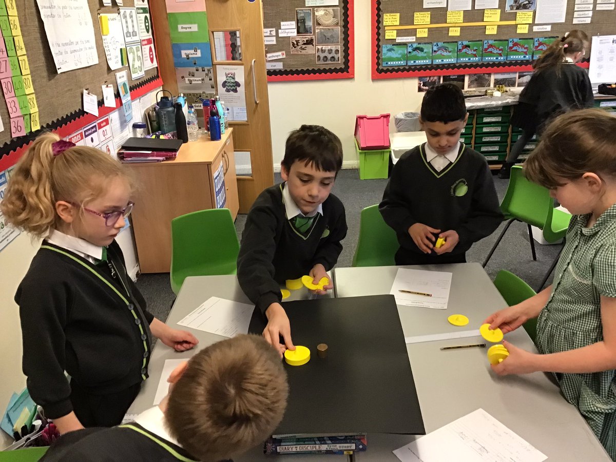 LindenRDCedar's tweet photo. Testing the strength of different arches under a bridge structure. Which one will be the best design for holding the most weight?   🏛@Linden_DT #engineering #bridges #aqueducts #arches #Romans https://t.co/XxjhJskFlv