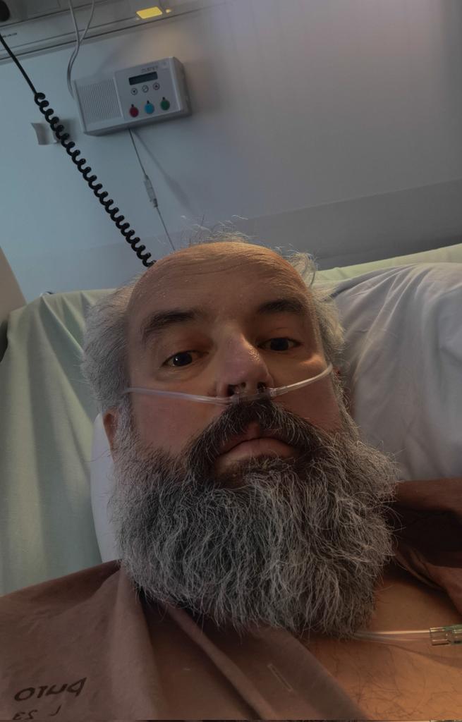 päivä 10.

jälkikasvu ehdotti, että voisin perustaa sairaalaan karl marx -opiston haaraosaston, sillä habitus kuulemma ainakin olisi kunnossa.

#haartman 
#meilahti