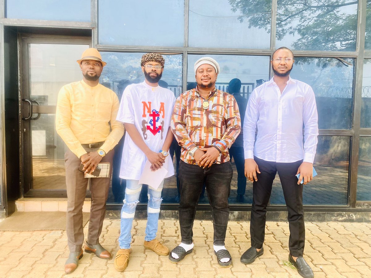 mrcjayozugo's tweet photo. Congratulations to us #OzugoNation as we officially signed a partnership agreement with @WazobiaOnitsha earlier today….Thank you all for the support…We did this together ❤️❤️ @KingAkporsBaba #TheKingIsHere #Believe #StillStandingStrong #Ozugo https://t.co/JYZ8eOFRyn