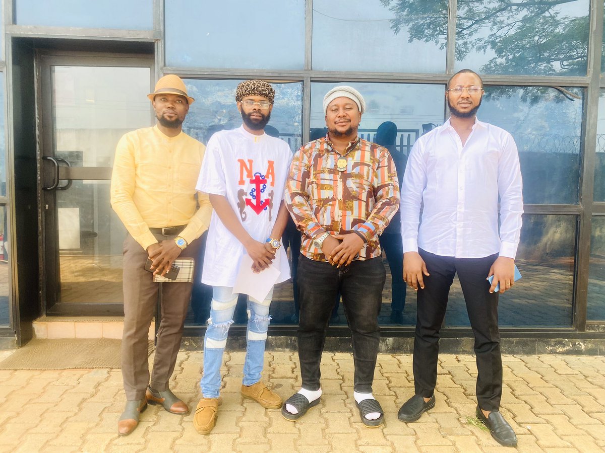 mrcjayozugo's tweet photo. Congratulations to us #OzugoNation as we officially signed a partnership agreement with @WazobiaOnitsha earlier today….Thank you all for the support…We did this together ❤️❤️ @KingAkporsBaba #TheKingIsHere #Believe #StillStandingStrong #Ozugo https://t.co/JYZ8eOFRyn
