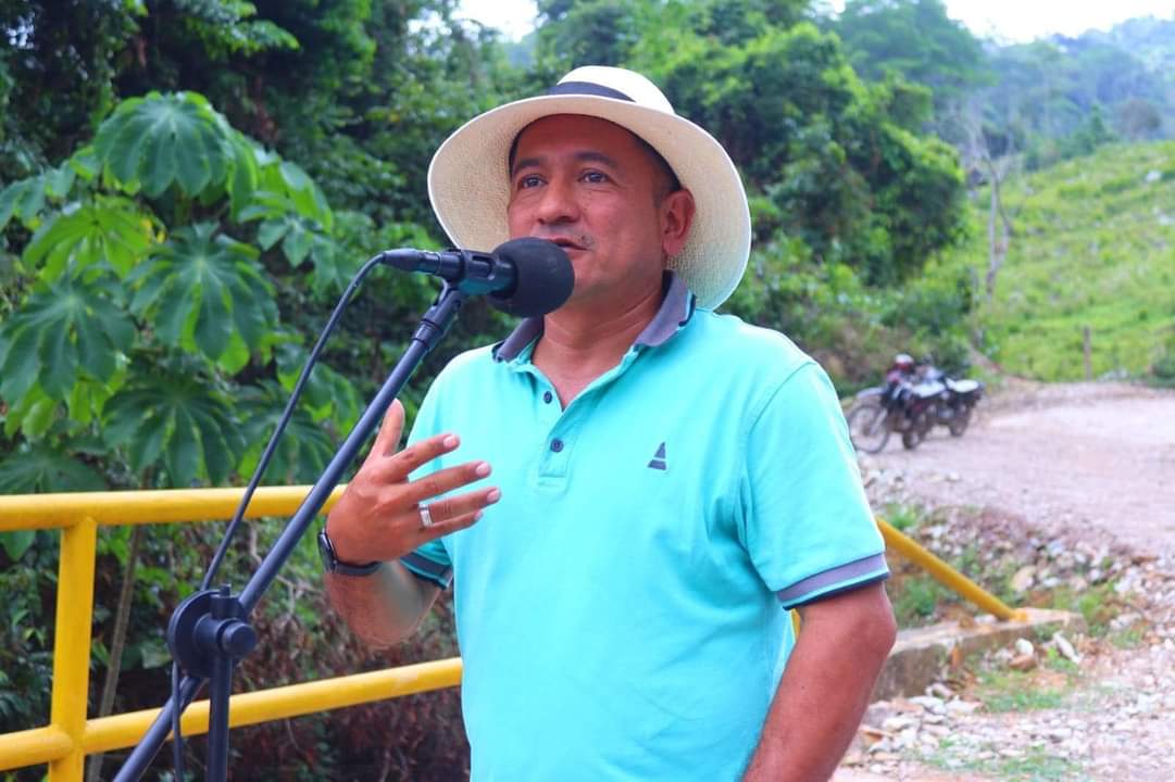 JavierVasquezTi's tweet photo. ¡Trabajar con todas las comunidades de @SanVicenteCh, ha sido nuestra consigna, contribuyendo al bienestar de nuestros Campesinos! 👨‍🌾

Desde el @ConcejoDeSVCH he velado por ejercer responsable #ControlPolítico, apoyando proyectos que refuerzan el desarrollo del Campo Chucureño. https://t.co/BRcCaSJb6y