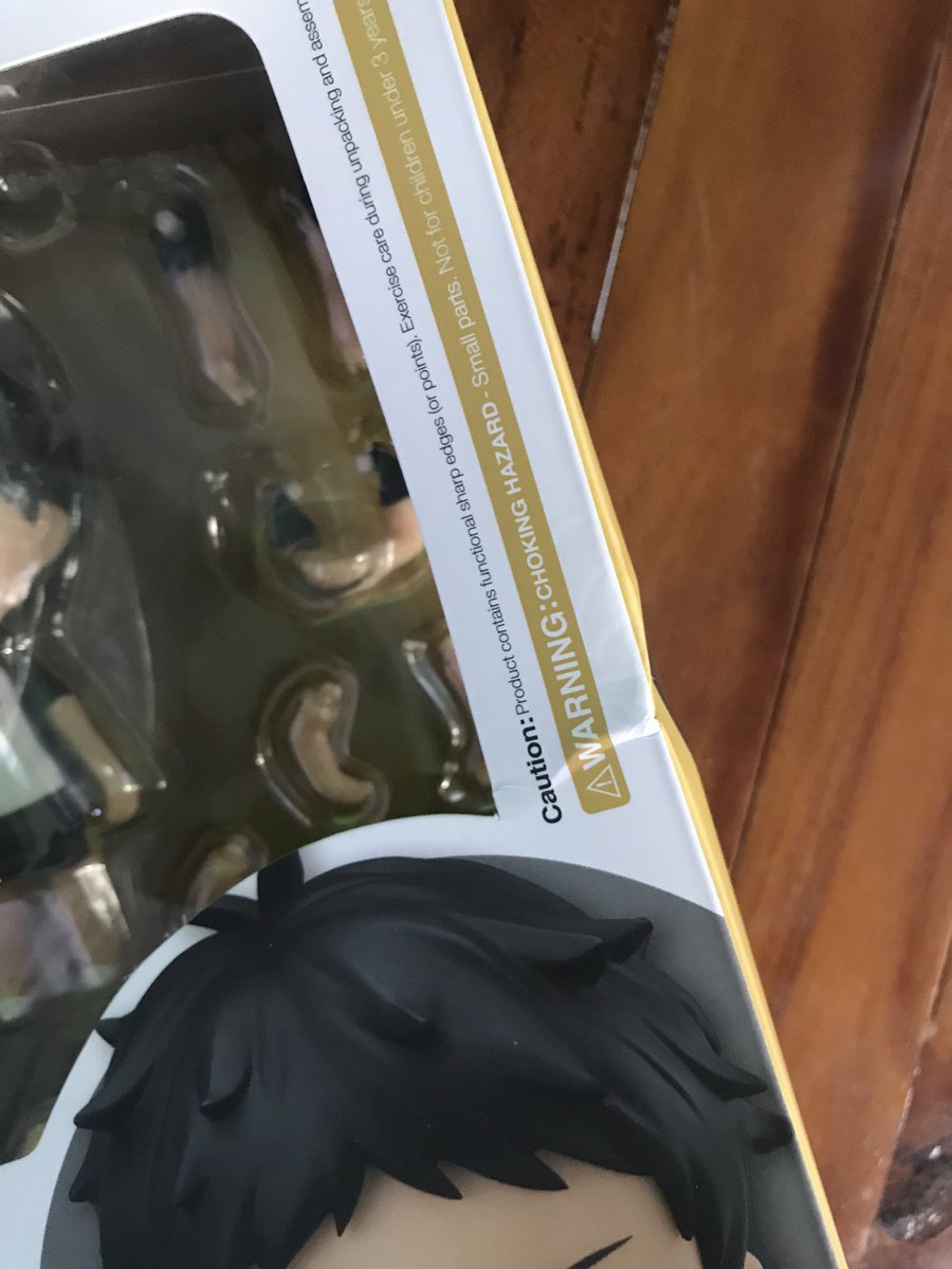 yvzvha's tweet photo. kayaknya bechuakx ga pernah berubah  ya :) ini tahun 2021 barangku juga kondisinya ga beraturan nyusunnya bahkan yg tadinya rapi semua terbungkus bubble wrap dibuka gt aja tanpa dibungkus lg, banyak barang yg rusak boxnya, bagi kolektor nendo box damage tu kayak sakit bgttt😭😭😭 https://t.co/9kZrGGurH2
