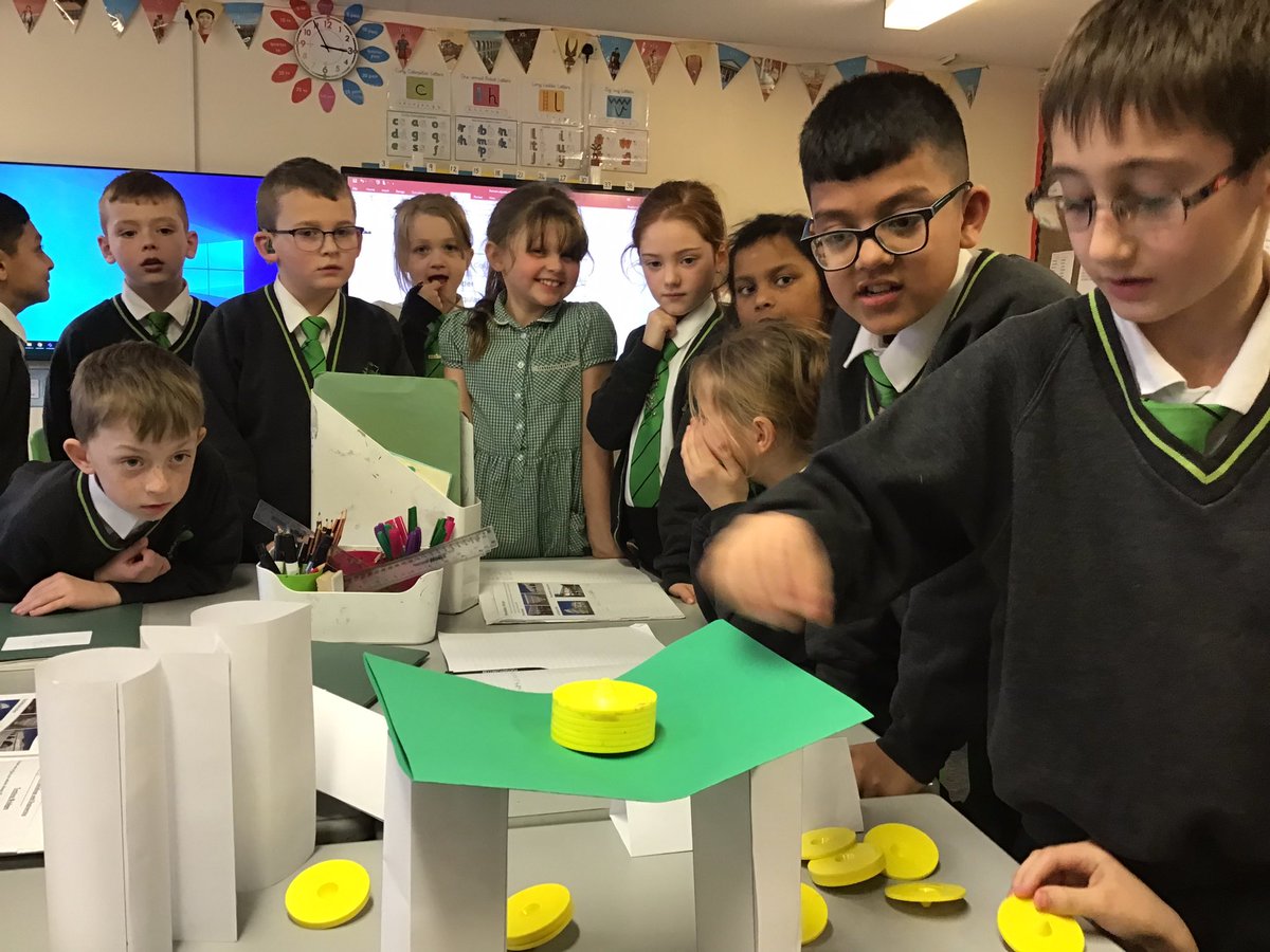 LindenRDCedar's tweet photo. Next, we tested the strength of different columns under a bridge structure. Which one will be the best design for holding the most weight?   🏛@Linden_DT #engineering #bridges #aqueducts #arches #Romans https://t.co/THr7DZVq2R
