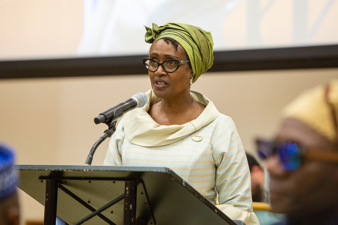 Winnie_Byanyima's tweet photo. The global scourge of racism goes beyond police violence to policy violence, wired into finance systems and traced back to over 5 centuries that connected slavery and colonialism &amp; neocolonialism.
Together we must work to #EndRacism. https://t.co/QkxiNv6OZ4