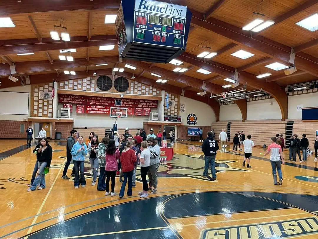 SWOSU_DOE's tweet image. Thanks Ty Hussey for bringing your Watonga 8th grade group to campus. We look forward to seeing them each year going forward. #BeABulldog #ClassOf2031