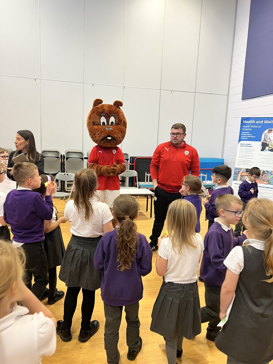 OPA_Darfield's tweet photo. Yesterday, our Y2 children took part in their careers event! It was a fantastic event and it was lovely to be able to open this up to parents after school too! Toby Tyke even popped in to visit! #OPADiploma #TeamOPAD #Community https://t.co/bF7xmGXHH3