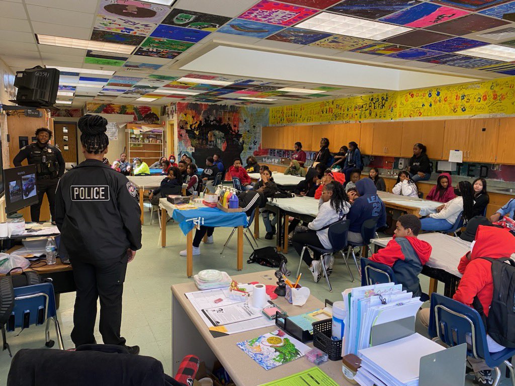MiddleCedar's tweet photo. Cedar Grove Middle School Career Day was phenomenal! Scholars enjoyed themselves and learned life lessons! @DeKalbSchools @DCSDRegionVII @Cgms_DCSD @DCSDSTEM @Daryl67 https://t.co/SmPoFMsNgY