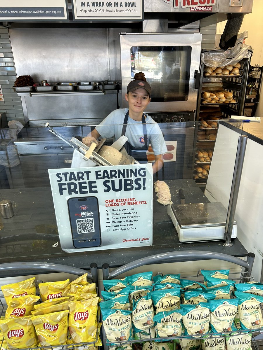_dabrina_4's tweet photo. Don’t forget visit your local jersey mikes today for day of giving! @jerseymikes https://t.co/rycfQUC0Op