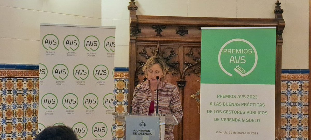 avsandalucia's tweet photo. María Montes, Presidenta de AVS, inaugura la IX Edición de los  “Premios AVS 2023 a las Buenas Prácticas de los Gestores Públicos de Vivienda y Suelo”. @avs_gestores @montesmi https://t.co/iG8vSek1BE