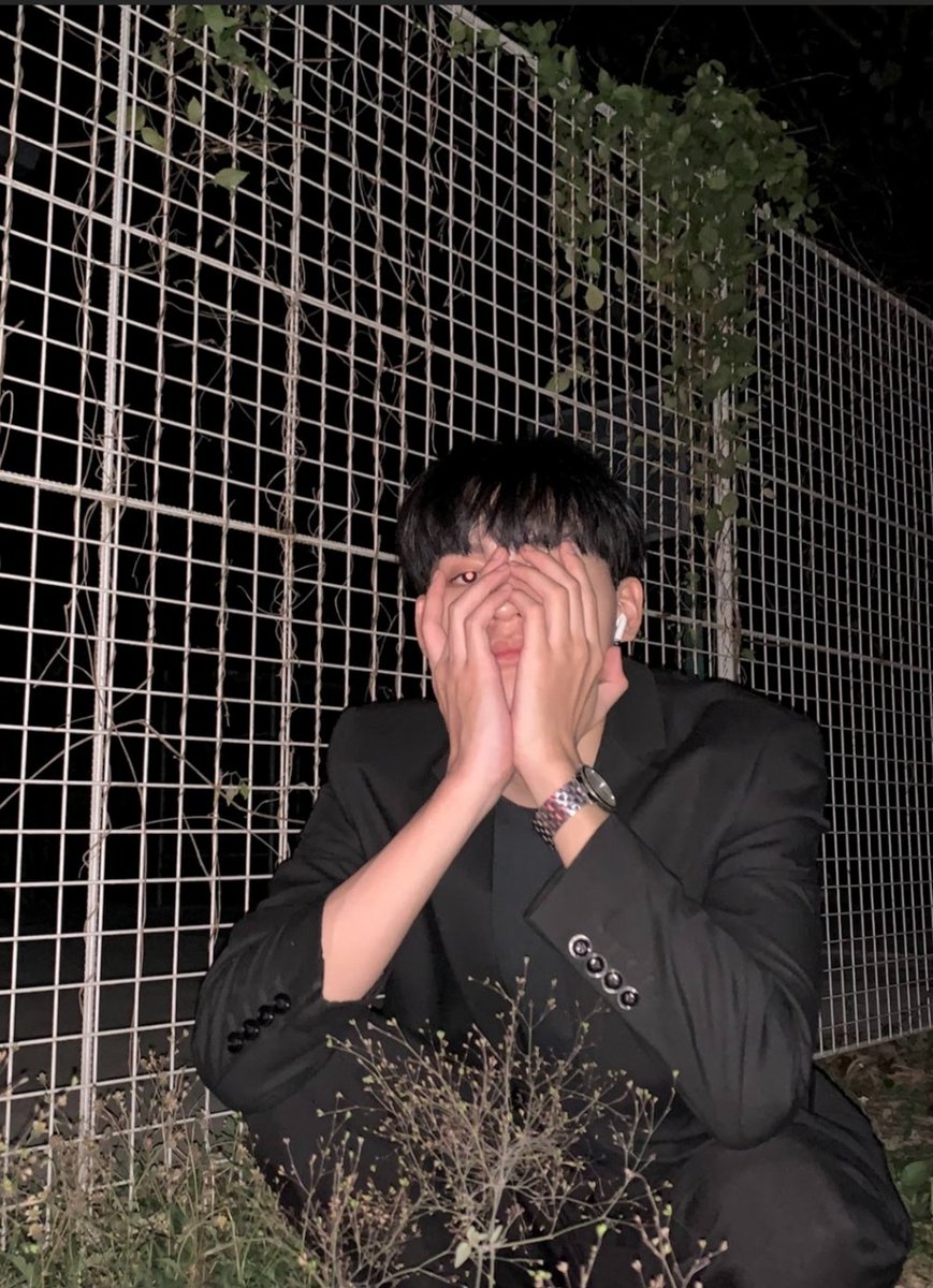 reysterpics's tweet photo. very bf material?! 🖤🐼 
#HORI7ON_REYSTER #레이스터 https://t.co/BLRv162OAa
