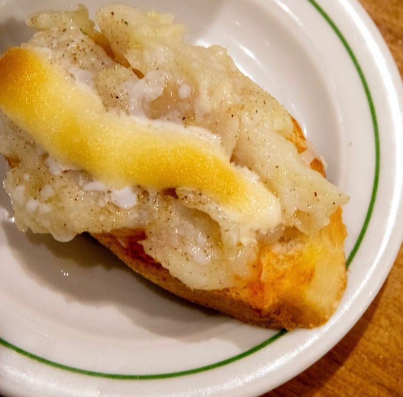 JuruchaBardetap's tweet photo. Hoy puede ser un gran día 😏
Acompáñalo con nuestro pincho de láminas de bacalao gratinado. 👌🏼👌🏼
Sí, es un manjar 😘
¡Te esperamos en nuestra taberna madrileña! ¡Feliz sábado!
#tapaspormadrid #tapeoenmadrid #pinchosenmadrid #bardepinchos #tabernamadrileña #comerenmadrid https://t.co/xj6wyknPyH