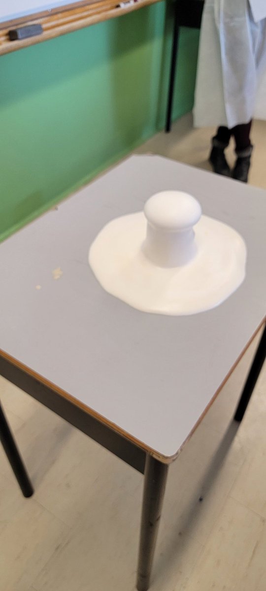 Today, as an educational coach, I had an absolute blast! 🤩 We sparked curiosity in students with a fun inquiry. 🔬 Observations, inferences, and mystery substances had us all hooked! Can't wait to see where their scientific journey takes them next. 
#teaching #science #curiosity