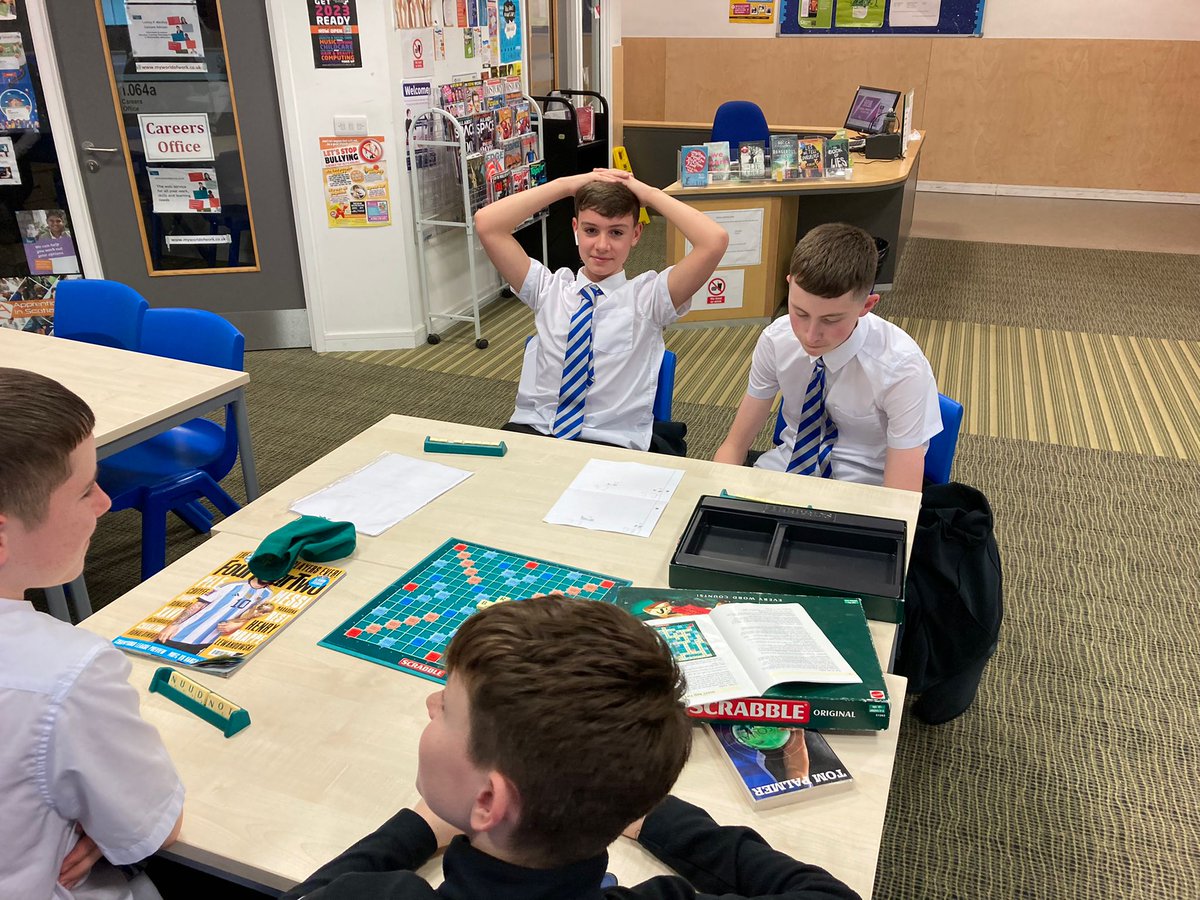 Park Mains English Department tweet media