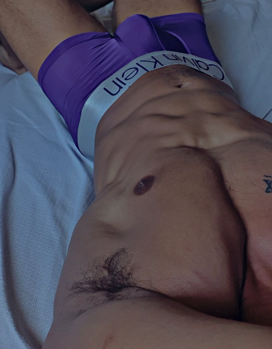 AdrianoRolon4's tweet photo. Gracias @boyseductionpy por vestirme los mejores bóxer de la línea Ck.💜👈 https://t.co/oH28nMQV8K