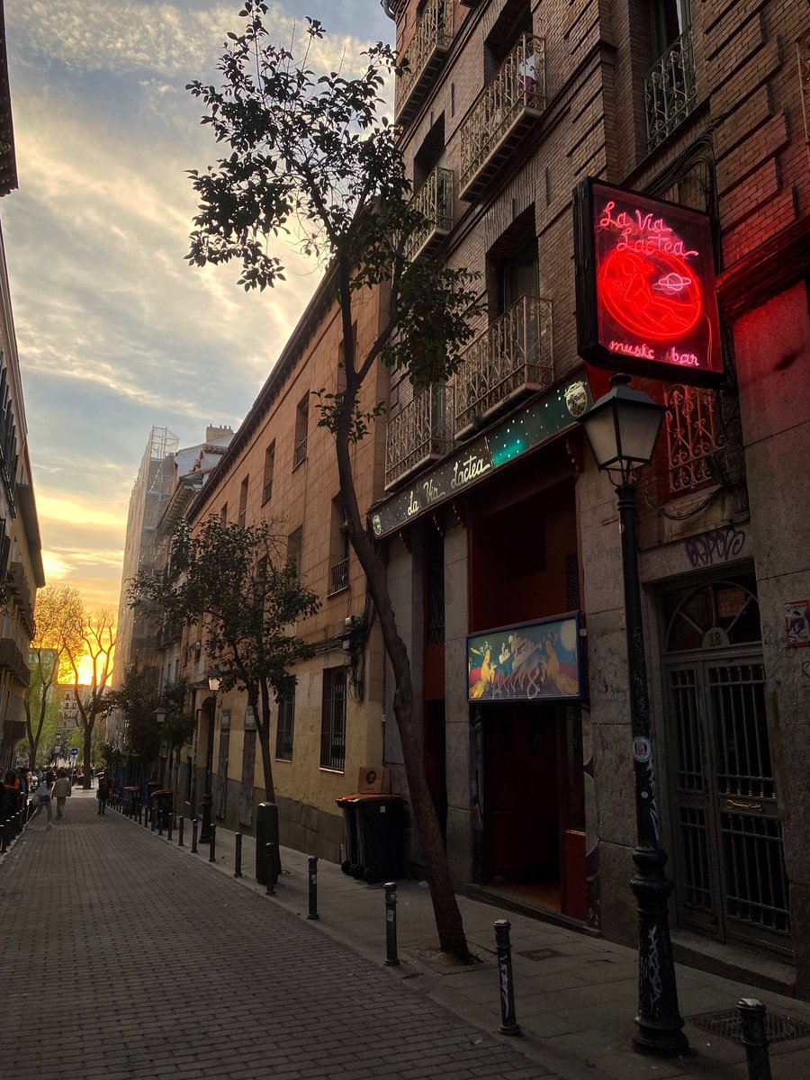 amayagarde's tweet photo. Ya es primavera en Malasaña. https://t.co/Fp4jInv3nw