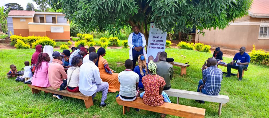 cehurduganda's tweet photo. Linking Peers and AGYW to SRH services and integrated services for GBV survivors.
Under the #StandUp project, we held a table talks conversation with young people and health workers at Kityerera HCIV Mayuge district.
#StandUpProject https://t.co/0gvLK5MjcI