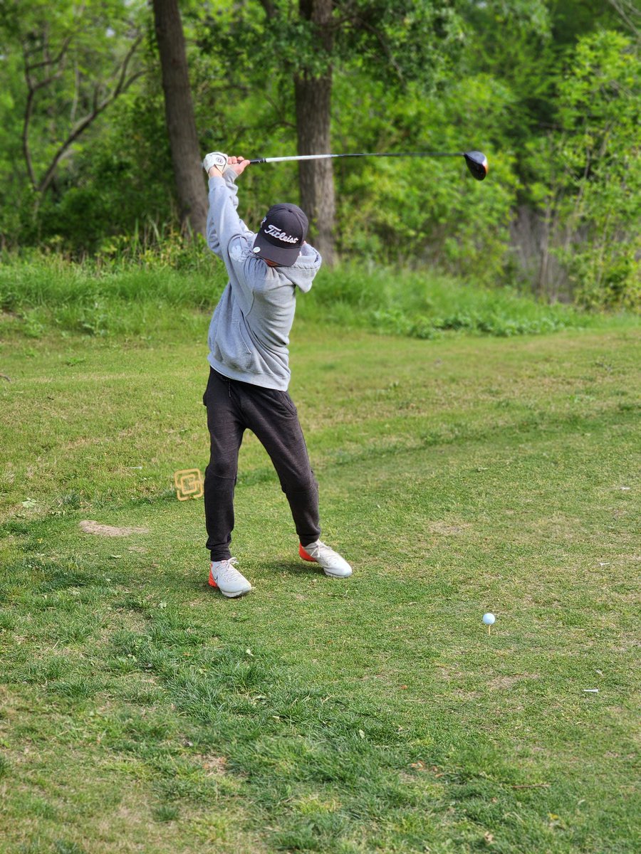 BastropHighGolf's tweet photo. Day 1 of our boys at the district tournament in Manor at Shadow Glen. https://t.co/WJLU4ZsXCM