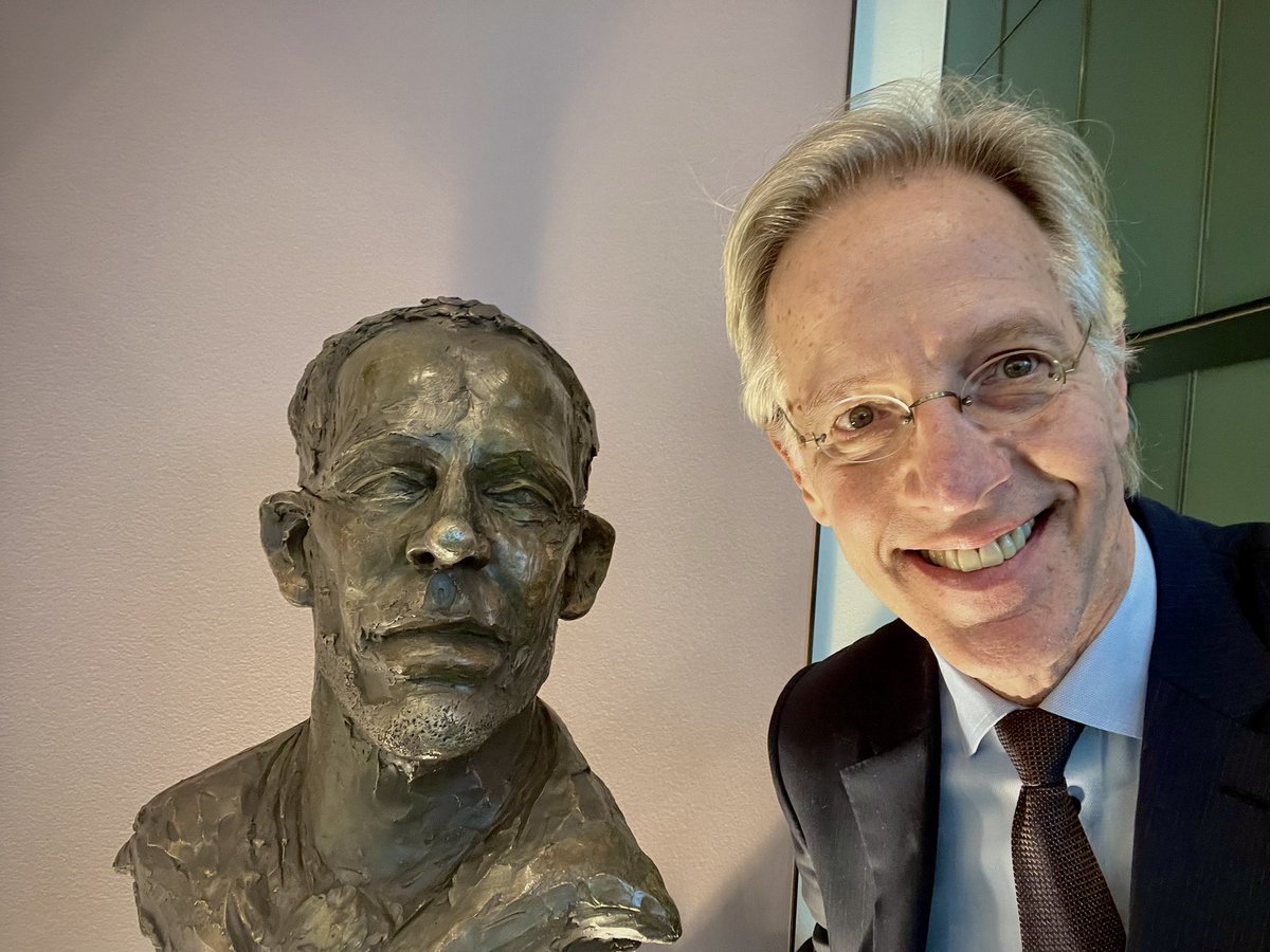 Selfie met onze Nobelprijswinnaar Guido Imbens