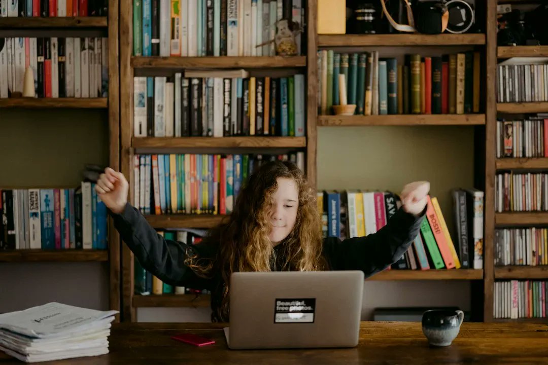 antioch_new's tweet photo. We keep telling you that @AntiochNewEng isn't your typical grad school experience, but why take our word for it? Take your first class at a 30% discount and see for yourself. See available classes at: https://t.co/ijNGw6eSnW #NoGrades #NoGRE #Progressive #EduTwitter https://t.co/hpqSgKSRIq