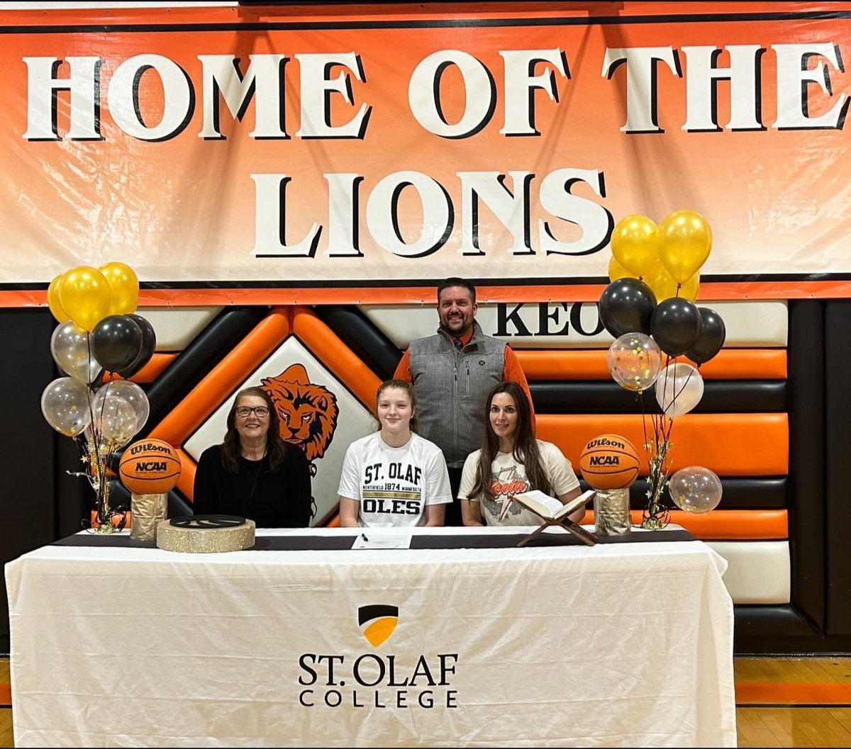 Chloee Smith tweet media