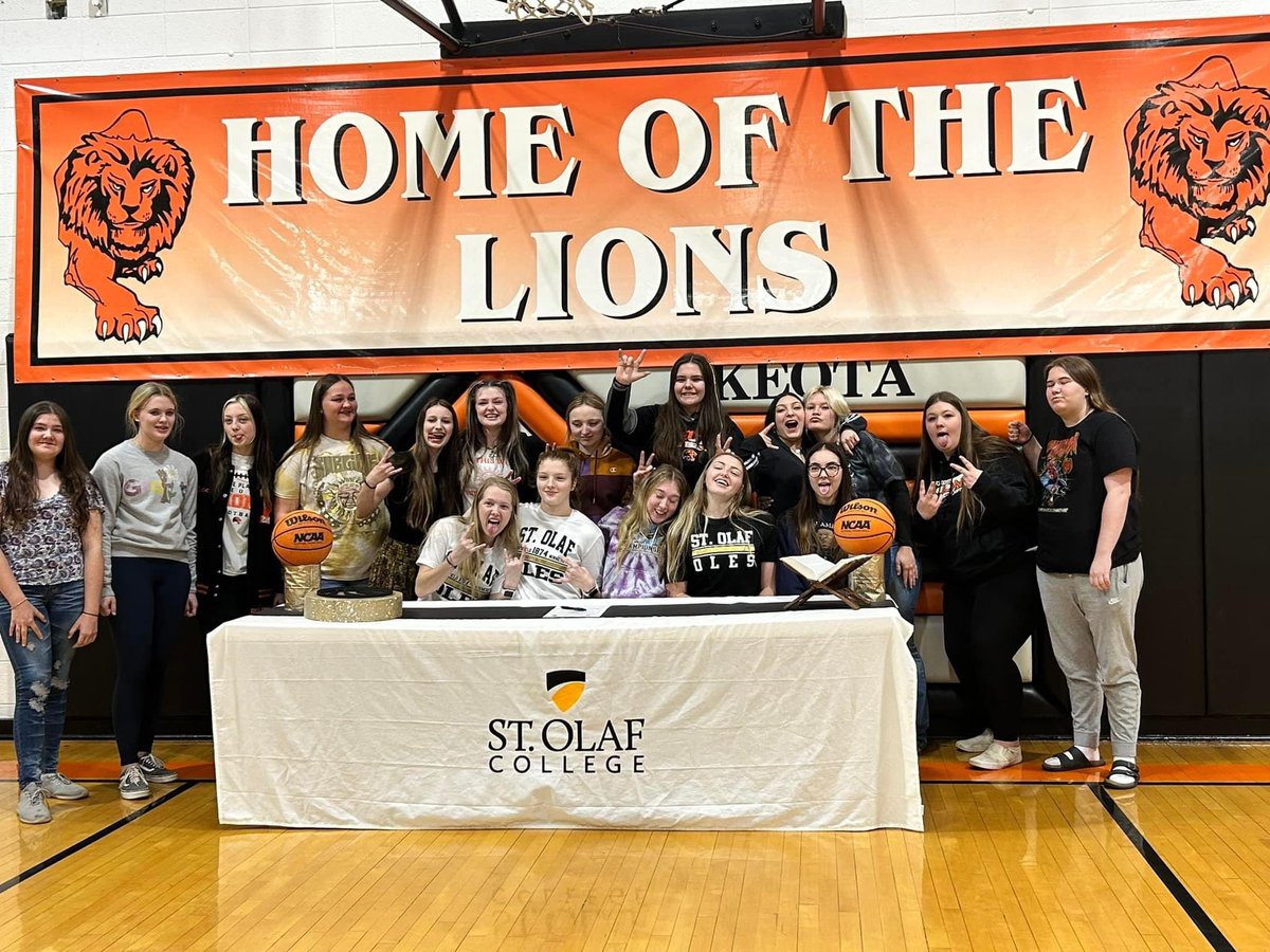 Chloee Smith tweet media