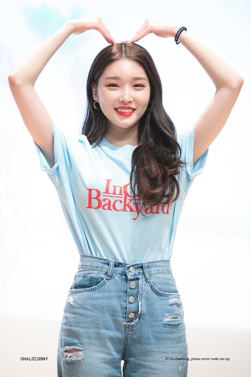 chungha pics! tweet media