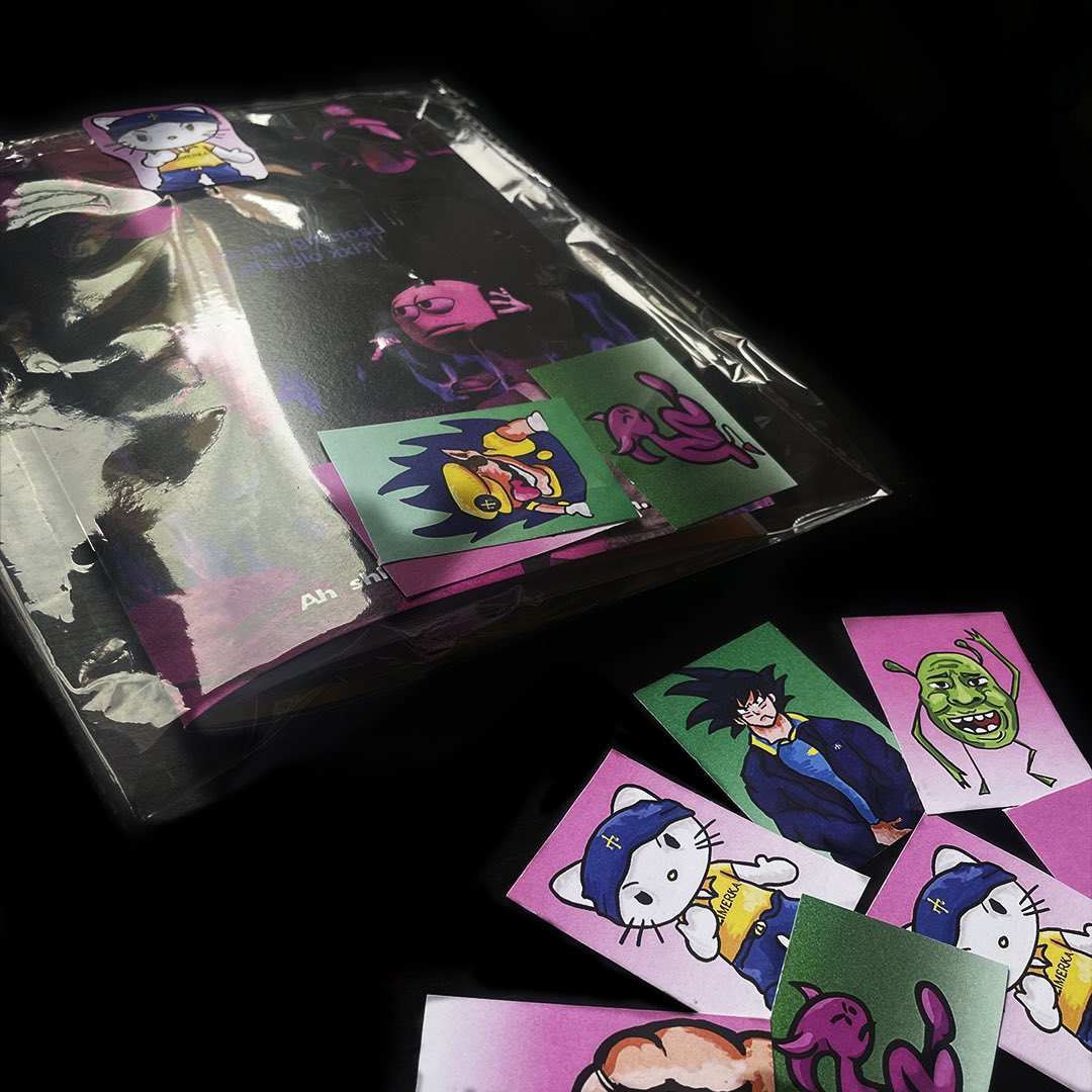 pakitafiestas's tweet photo. hago un pequeño hilo sobre mi fanzine de memes q hice pa clase d editorial, y que está a la venta por 8€ https://t.co/9RECVdN8SN