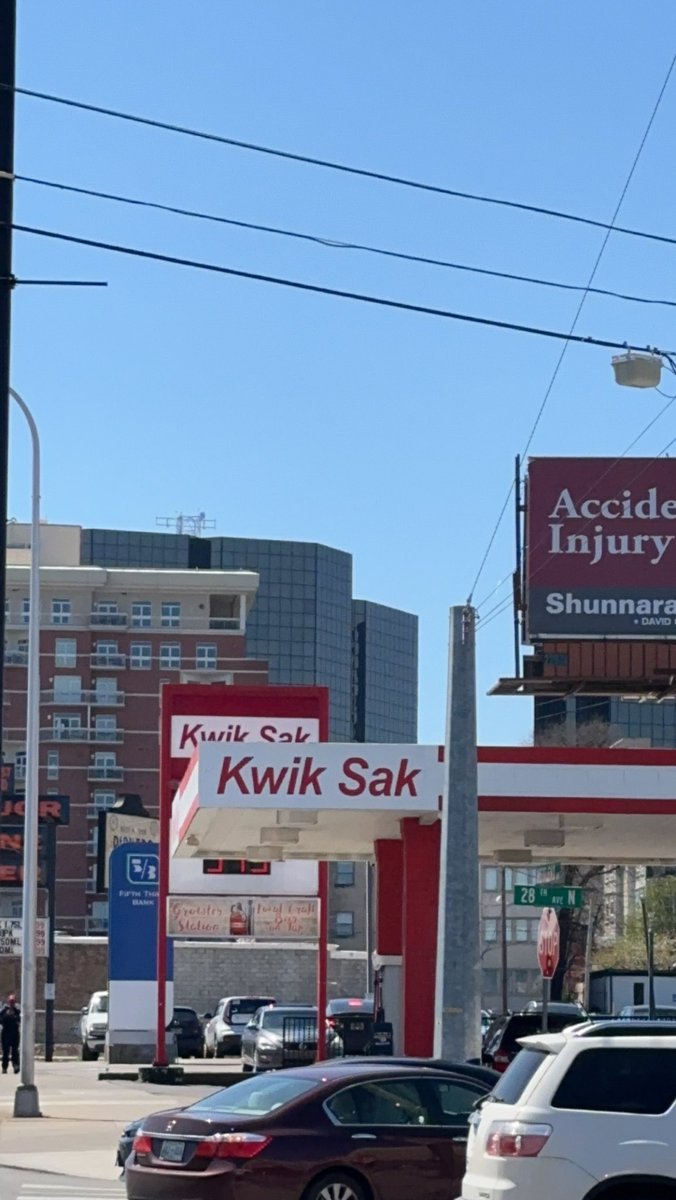 JackHauser17's tweet photo. @KwikTrip idk what the hell is going on down in Nashville 😳 https://t.co/NSLfcF2Xst