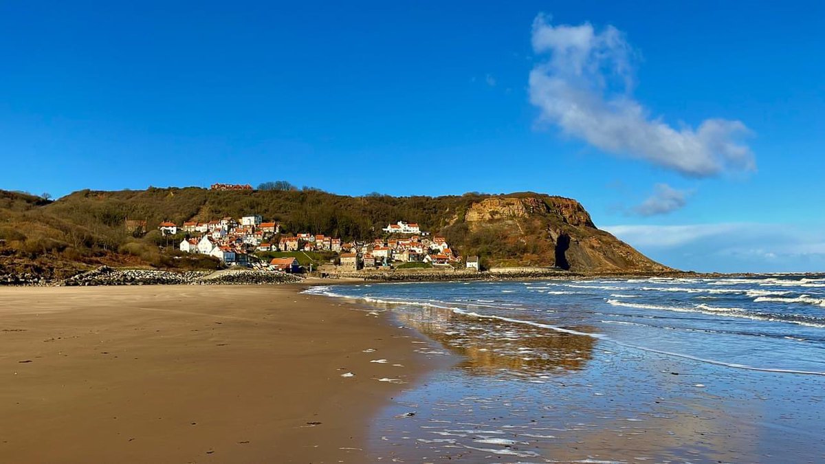 Say “hello” 👋🏻 to “Flamingo” - the latest cottage to join the Runswick Bay Cottages family and I’m chuffed to bits to share it with you. 

Take a look!
🦩Sleeps 6
🦩Allows one well behaved dog
🦩Super Sea views, easy to find, easy to access
🦩Outside seating to the front and back