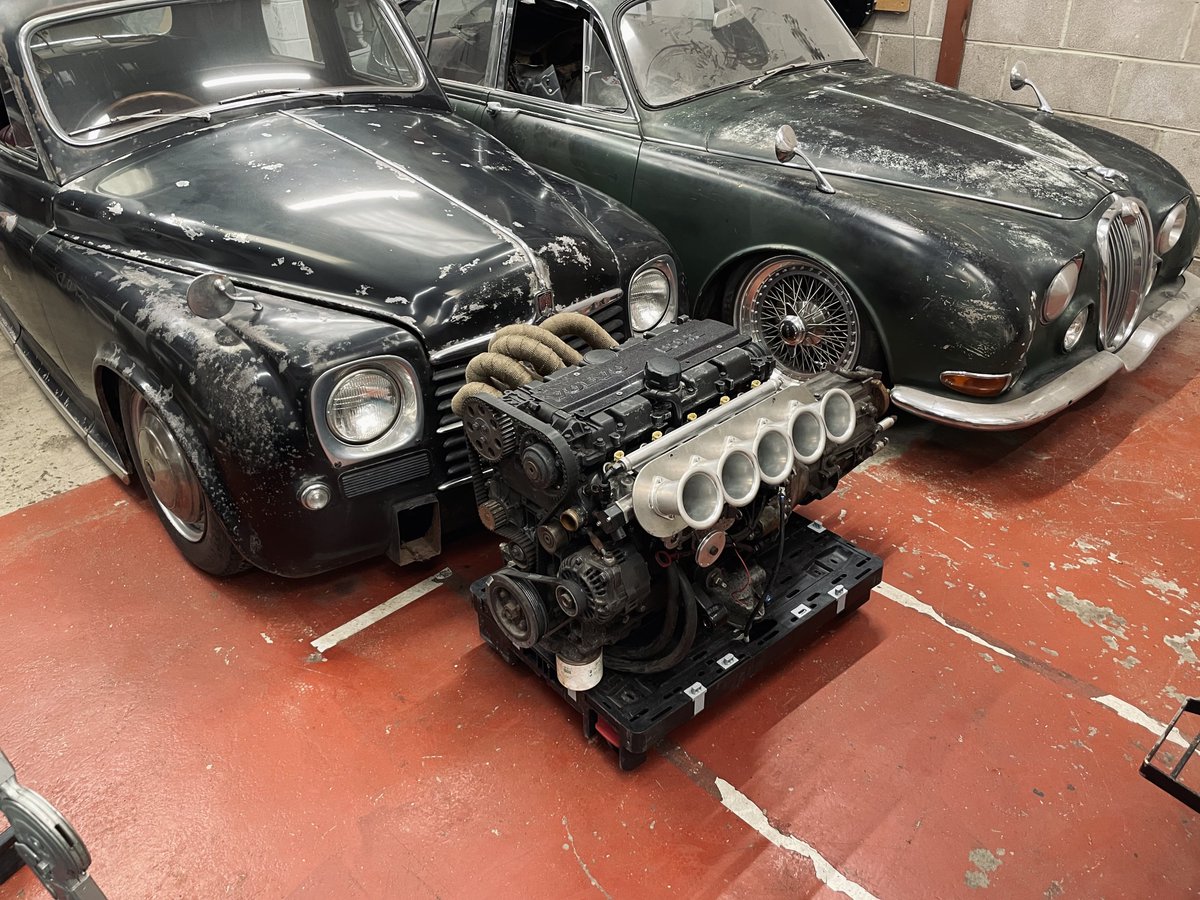 Pipey_McGraw's tweet photo. New heart ready for the cyclops. 5 cylinders of Swedish fury ๐ฅ poor manโs Audi Quattro noises๐๐ป #rover #p4 #cyclops #jaguar #jaguarstype #notamk2 #muttleyracing #coltechclassics https://t.co/DQJFn0Vx3a