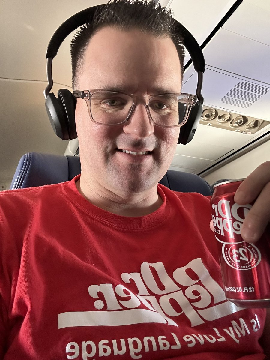 bmos's tweet photo. I just ❤️ flying @southwest they take such good care of you and this time, Rodney, my flight attendant was so observant he personalized my flight ✈️ with a full-sized Dr. Pepper! Thanks for speaking my love language Rodney! #flySW https://t.co/TobJRVz0Ie