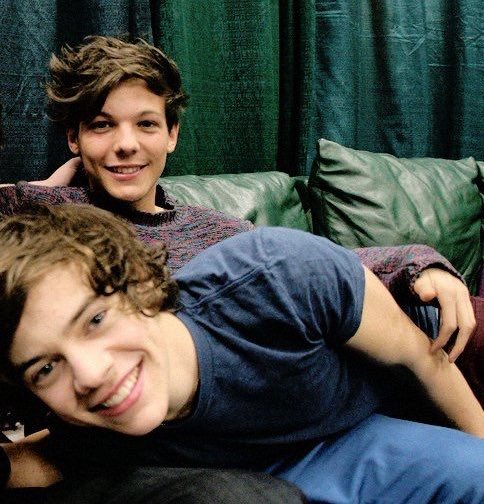 Babyratcoucou's tweet photo. REACT TO THIS POST IF YOU’RE A LARRIE SO THAT WE CAN BE FRIENDS BC I’VE BEEN SPAMMED BY ANTIS😭😭😭 https://t.co/fayPsP74io
