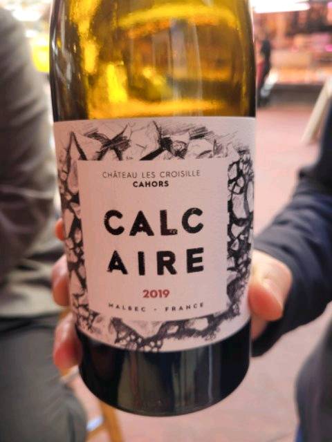 Buen vino, astringente, con notas minerales y ciertos t….Wine en Château Les Croisille por Vivino: vivino.com/wines/161320297