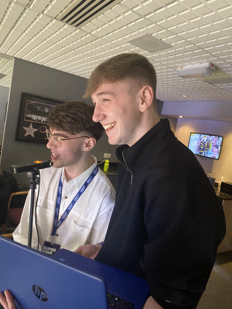 And for the <a href="/SheffVarsity/">Sheffield Varsity</a> Ice Hockey Final live from the <a href="/SheffieldArena/">Utilita Arena Sheffield 💙</a>, your commentary team is <a href="/LPatersonJourno/">Lloyd Paterson</a> and <a href="/seb_alston/">Sebastian Alston</a> 📻🎤 LIVE NOW!! #SheffieldVarsity #icehockey #sheffield