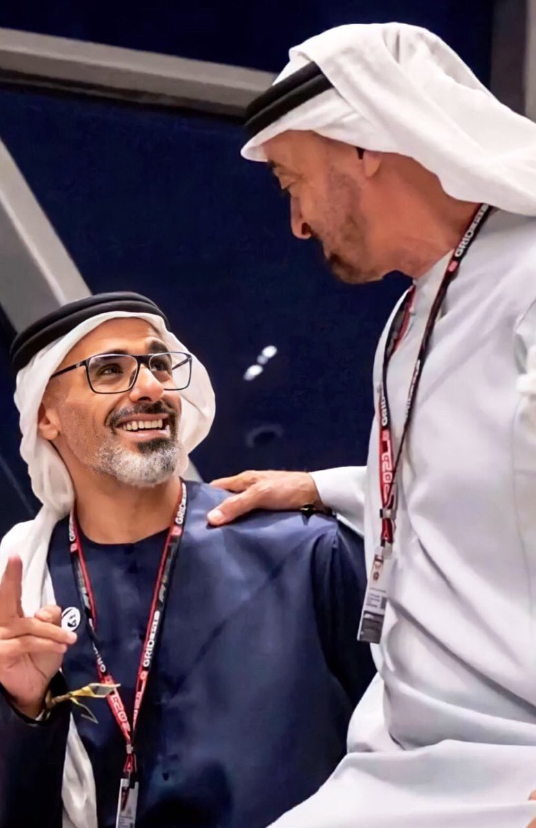 bu5alled's tweet photo. تبايعكم القلوب والعقول حبا وكرامة وايمانا وثقة بكم، انتم سند هذه الدولة وشعبها .. وفقكم الله 🇦🇪 https://t.co/2Cmozmipta