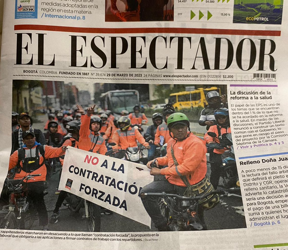 angelamrobledo's tweet photo. Increíble este plantón .Les veo día a día cerca a mi casa,sentados en las aceras ,a agua y sol.Comen poco .No tienen ninguna seguridad social .Los esclavizan.Hoy protestan  ? Es inexplicable.
@MintrabajoCol .
@elespectador . https://t.co/jgpfpcQPJM