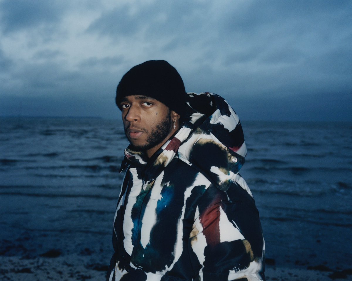 6LACK's tweet photo. #SIHAL 💐 https://t.co/qZrN8kgKPI